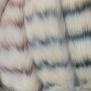 <span class=keywords><strong>Tela</strong></span> <span class=keywords><strong>de</strong></span> <span class=keywords><strong>pelo</strong></span> <span class=keywords><strong>largo</strong></span> Jacquard a rayas blancas, tejido <span class=keywords><strong>de</strong></span> piel <span class=keywords><strong>de</strong></span> zorro <span class=keywords><strong>de</strong></span> imitación para alfombra y ropa, venta al por mayor - Product Image 1