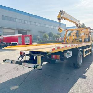 Camion de remorquage à plateau plat avec grue à bras droit, équipement de récupération et de transport de véhicules lourds pour les opérations logistiques - Product Image 1