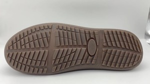 Fabrication de haute qualité d'usine baskets pour hommes <span class=keywords><strong>semelle</strong></span> extérieure <span class=keywords><strong>semelle</strong></span> de <span class=keywords><strong>chaussure</strong></span> décontractée <span class=keywords><strong>gomme</strong></span> élastique <span class=keywords><strong>semelle</strong></span> en caoutchouc - Product Image 2