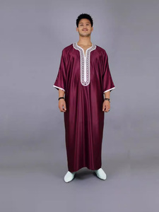 ثوب رجالي مغربي مخصص بتصميم أو شعار حسب الطلب، قفطان عربي طويل مع تطريز أبيض دقيق، زي إسلامي - Product Image 2