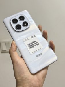 สมาร์ทโฟน Redmi Note 15 4G หน้าจอ 6.77 นิ้ว 120Hz ความละเอียด 2392×1080 OLED ชิปประมวลผล Snapdragon 6 Gen3 แบตเตอรี่ 5800mAh รองรับการชาร์จ 45W กล้องหลังคู่ 50MP ระบบปฏิบัติการ HyperOS มาตรฐานกันน้ำกันฝุ่น IP66 - Product Image 6