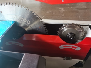 Scie à table coulissante 2800 mm pour le travail du bois, machine à scier motorisée, prix compétitif - Product Image 2