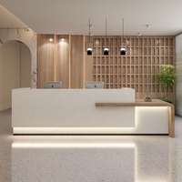Comptoir de réception moderne et simple avec tiroirs, table de bar de bureau personnalisable et caisse enregistreuse pour hall d'entreprise