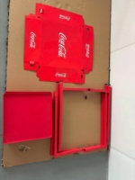 Étagère de présentation en métal rouge à 4 niveaux pour canettes de boissons avec hauteur d'étagère réglable, facile à assembler pour les magasins et les supermarchés