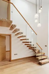 Плавающая Прямая лестница, Центральная лестница, средняя лестница с деревянным протектором и бескаркасными стеклянными перилами
