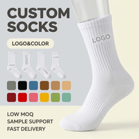 Chaussettes côtelées blanches pour femmes, idéales pour le yoga et le Pilates, avec points antidérapants transparents, logo personnalisé, chaussettes de sport athlétiques en gros