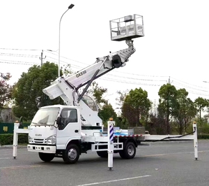 Plateforme de travail en hauteur Isuzu haute performance de 28 m, camion à flèche télescopique avec quatre stabilisateurs hydrauliques externes - Product Image 6
