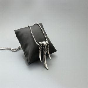 Collier pendentif en forme de dents de loup, en acier inoxydable, bijoux unisexes à la mode - Product Image 2