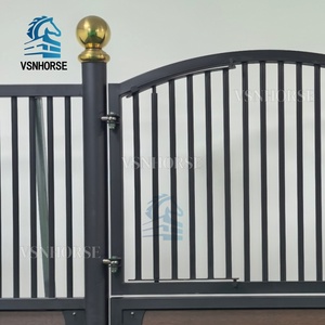 Popular na Europa Prefab Modular Horse Stall Matte Powder Coated Bamboo Horse Stable Box Frentes para Modern Racecourse Facilities - Product Image 4