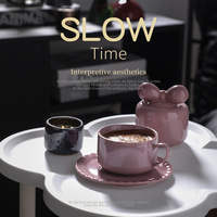 Tasse à café moderne en céramique INS jetable pour la maison, le bureau, l'hôtel et le café cadeaux simples en porcelaine PC pour les parties de thé de l'après-midi