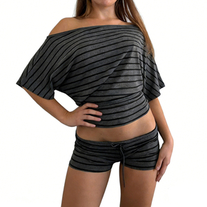 Conjunto Deportivo de 2 Piezas para Mujer, Estilo Casual, Top Largo a Rayas Vintage y Pantalones Cortos Jogger, Tejido Holgado de Spandex/Poliéster - Product Image 5