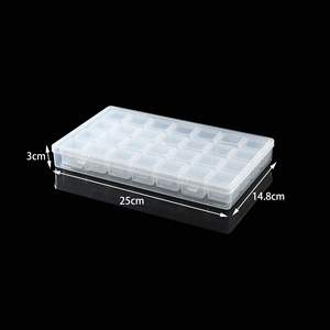 Caja de almacenamiento de joyas de plástico transparente con 28 compartimentos desmontables para cuentas y letras, estuche organizador portátil - Product Image 5