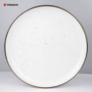<span class=keywords><strong>Vaisselle</strong></span> imprimée personnalisée de luxe à bord en métal <span class=keywords><strong>doré</strong></span> moucheté <span class=keywords><strong>vaisselle</strong></span> blanche en céramique africaine avec tasse mouchetée - Product Image 2