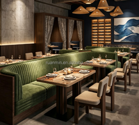 Canapé de restaurant de style moderne et luxueux, table et chaises pour hôtel, café, restaurant à thème