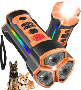 2025 nuevo Repelente ultrasónico recargable por USB para perros callejeros con linterna <span class=keywords><strong>Control</strong></span> antiladridos para perros de varias razas seguras - Product Image 4