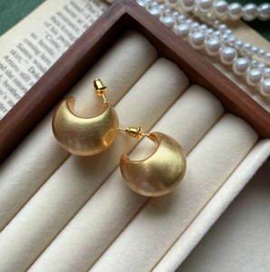 Orecchini femminili in metallo opaco con temperamento Joker esagerato Design del processo di trafilatura - Product Image 3