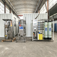 Ligne de production automatique d'eau potable en sachet plastique RO avec réservoir d'eau et machine de scellage pour l'emballage commercial de l'eau