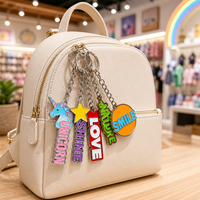 Porte-clés en émail personnalisé OEM en alliage de zinc, porte-clés en métal avec lettres, motifs mignons de dessins animés, licorne, étoile, amour, brillance, nature, sourire, cadeau, échantillon gratuit