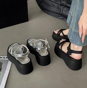 Nuevas sandalias de verano para mujer, plataforma impermeable de fondo grueso, fondo alto con pendiente negra con sandalias - Product Image 3