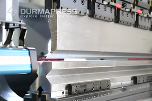 Máquina dobladora de servo CNC multifuncional personalizada, prensa plegadora hidráulica para chapa metálica - Product Image 5