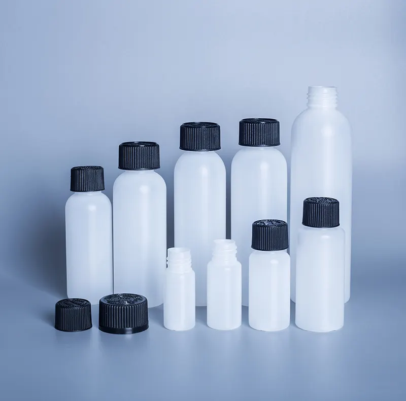 खाली एचडीपीई निचोड़ बोतल 60ml 100ml 200ml के लिए पाउडर मालिश तेल के लिए Childproof टोपी के साथ रसायन प्लास्टिक की बोतलें निर्माता