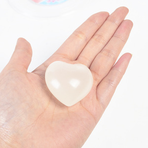 Mini Ballon Musical Amour en TPR, Jouet de Décompression Lumineux Changeant de Couleur, Jouet à Pétrir pour Enfants de 5 à 7 Ans, Couleur Maltose - Product Image 4