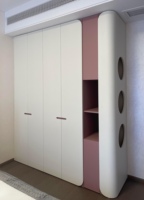 Armoire enfant sur mesure, extensible et adaptable, avec rangements multi-zones pour chambre d'adolescent en croissance