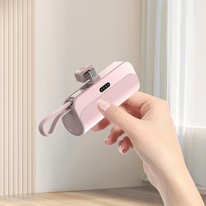 Banque d'Alimentation Ultra-Mince, Chargement Rapide, Support Téléphone, Personnalisable OEM, 4000-5000 mAh, <span class=keywords><strong>de</strong></span> Secours, Meilleures Ventes - Product Image 4