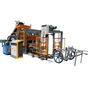 Machine à blocs <span class=keywords><strong>de</strong></span> béton entièrement automatique QT4-15B, alimentée par un PLC Siemens, 4500 pièces par shift, ligne <span class=keywords><strong>de</strong></span> production à retour sur investissement élevé - Product Image 6