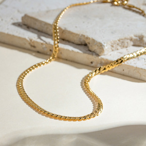Collar de Cadena de Serpiente de Tres Capas de Acero Inoxidable Chapado en <span class=keywords><strong>Oro</strong></span> de 18K, Estilo Vintage, para Boda, <span class=keywords><strong>Precio</strong></span> al por Mayor, Joyería que No se Deslustra - Product Image 5