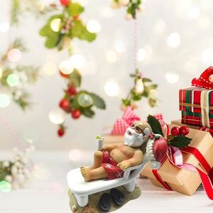 Statuette de Père Noël sur chaise longue de plage, Père Noël, conçue pour la plage, idéale pour les fêtes à thème - Product Image 4