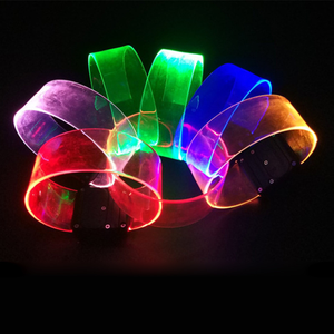 สร้อยข้อมือสายรัดข้อมือไฟ <span class=keywords><strong>LED</strong></span> โลโก้ RGB ไฟเรืองแสงควบคุมระยะไกลเพลงคอนเสิร์ตแบบตั้งโปรแกรมได้ - Product Image 3