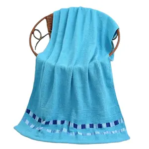 विभिन्न रंगों में कपास स्नान तौलिए शोषक ठोस रंग नरम स्नान तौलिया सेट (आकार: 70x140cm)