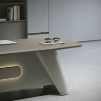 Bureau de direction en forme de L Yiloya avec pieds en métal modernes, grand bureau de PDG avec armoire latérale