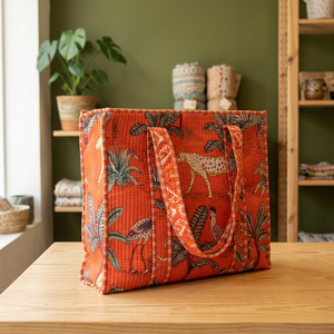 Sac fourre-tout bohème en coton matelassé fait main, imprimé animalier orange, sac à bandoulière ouvert, sac à main en coton fait main, style bohème chic - Product Image 4