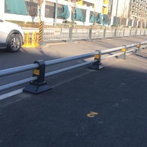 Pedestrian and Vehicle Separation <strong>Barrier</strong> Zinc Steel Anti-collision Municipal <strong>Barrier</strong> Urban Traffic protection <strong>Barrier</strong> - Product Image 2