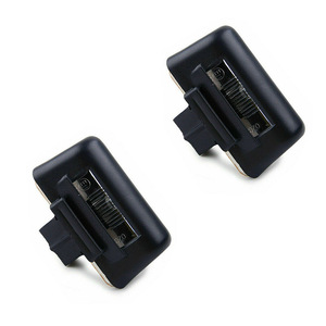 Luz de Matrícula Amarilla para Ford Transit 438111 86VB13550AC, Plástico, Distancia entre Orificios de 200 mm - Product Image 2