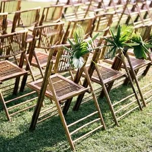 Taşınabilir yastıklı toptan düğün olay toptan açık havada doğal ahşap bambu katlanır sandalye