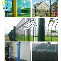 Clôture en treillis métallique courbé en V revêtu de PVC incurvé 3D personnalisé en usine Protection des frontières extérieures Treillis et porte rigides