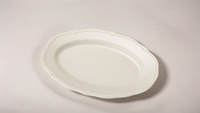 Assiette de service à dessert de restaurant de style occidental classique de novembre nouvellement lancée Design ovale blanc écologique pour les fêtes
