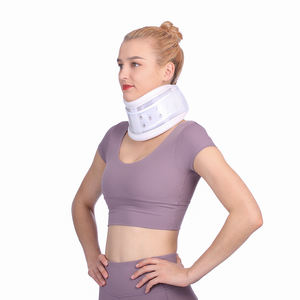 Verstellbare leichte Hals stütze für die Halswirbel säule mit Kinns tütze zur Schmerz linderung bei steifen Nacken verletzungen - Product Image 4