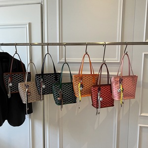 Bolso de Mano de Lujo para Mujer, Colección 2026, Diseño de Alta Gama, Cierre de Cremallera, Asa Superior, Accesorio de Viaje, Correa Doble Mutuable - Product Image 1