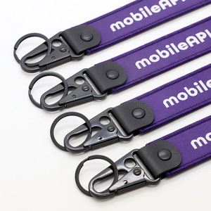 Porte-clés personnalisés en tissu avec logo tissé pour les voyages en avion, idéaux comme cadeaux promotionnels pour les conférences technologiques et les salons de télécommunications - Product Image 2
