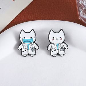 2 Estilos de Insignias Metálicas de Moda para Regalos de Médico, Insignias de Esmalte Suave con Diseño de Gato, Insignias Personalizadas para Enfermeras - Product Image 5