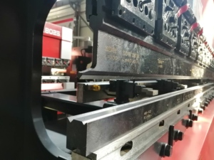 80T HM série double servo huile-électrique hybride CNC presse plieuse CNC plieuse pour plier la tôle - Product Image 4