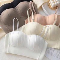 ワンピースシームレスストラップレスブラジャー女性小さなバストを強化し、バストを持ち上げ、垂れ防止、ワイヤーフリー、通気性のある薄いナイロン