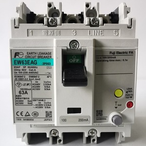 Disjoncteur différentiel Fuji Electric EW63EAG 3P 63A 200mA, côté ligne - Product Image 1