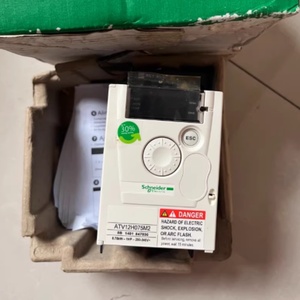 Convertisseur de fréquence original ATV12H075M2 1hp -1ph avec dissipateur thermique, tension nominale 220V, 200.. 240V - Product Image 6