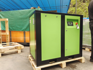 Compresor de Tornillo Industrial Silencioso Trifásico de 15 kW (20 HP) con Accionamiento Directo y Funciones Completas para Suministro de Aire Comprimido - Product Image 4