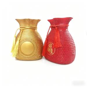 Bouteille de vin en verre en forme de sac porte-bonheur 500 ml avec estampage à chaud pour <span class=keywords><strong>Tequila</strong></span>, Brandy et boissons énergisantes – Estampage Or, Origine Shandong - Product Image 1